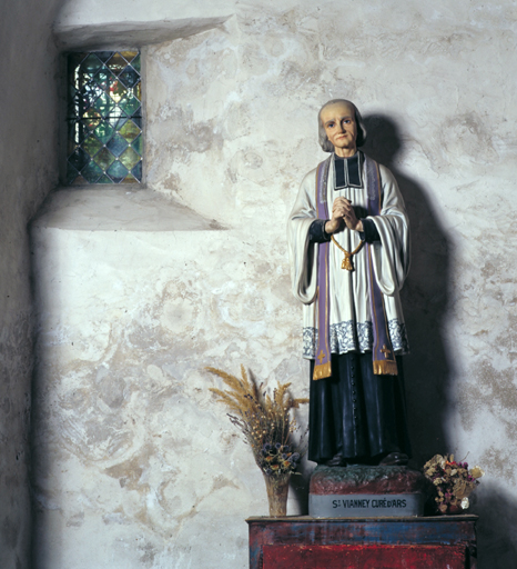 ensemble de 2 statues : Sainte Thérèse de l'Enfant Jésus, Saint Jean-Marie Vianney