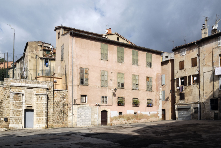 parfumerie Cl. Raynaud, actuellement immeuble à logements