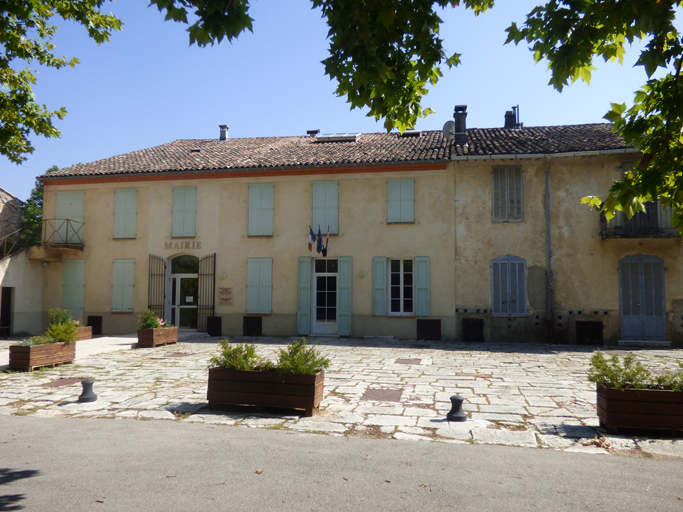 château, dit château Roux de Corse, actuellement mairie
