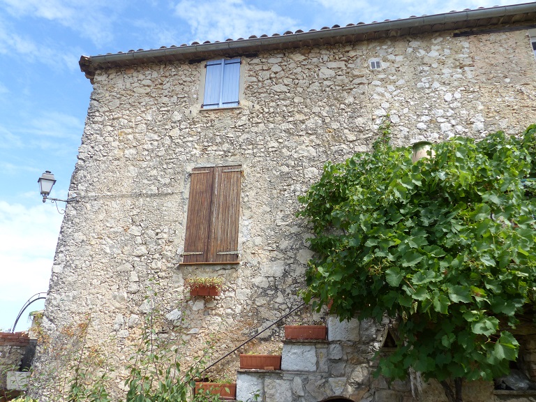 Bâtiment du logis. Partie nord, élévation ouest, deuxième et troisième niveaux. 