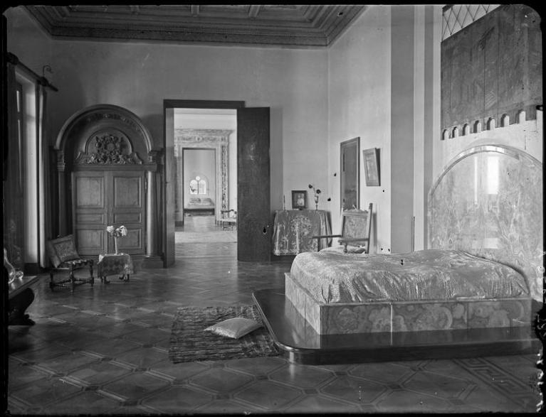 maison de villégiature (villa balnéaire) dite Palais Castellamare ou Villa Orlamonde, un temps hôtel de voyageurs sous le nom de Palais Maeterlinck, actuellement immeuble