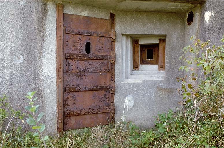 série de 12 blockhaus dits casemates d'intervalle, de la ligne fortifiée des ouvrages d'avant-poste, secteur fortifié des Alpes-Maritimes