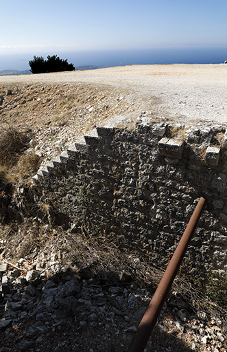 fossé du front de gorge, détail de la culée de contrescarpe de l'ancien pont d'accès à la porte