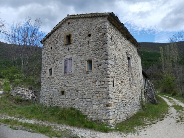 Vue d'ensemble prise du sud-est.