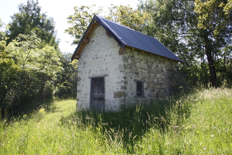 entrepôts agricoles, cabanes pastorales, ensembles pastoraux