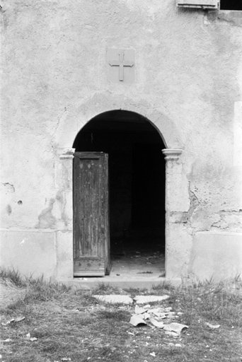 Détail de la façade sud : porte d'entrée, en 1976.