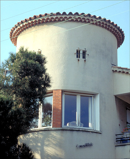 La tour-pigeonnier de la villa l'Ensouleillado, 1957, Robert Delrue.