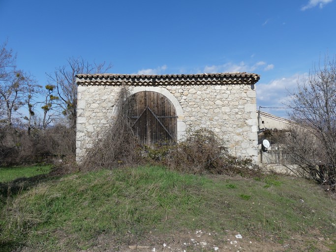 Dépendance agricole disjointe : grange-étable. Ferme au hameau de Saint-Aubert (Ribiers).