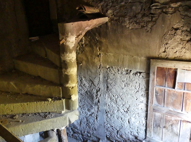 Etage, escalier. Vue de volume prise du sud-est.