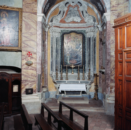ensemble de l'autel et retable (N° 5) des âmes du purgatoire (autel, 2 gradins d'autel, retable)