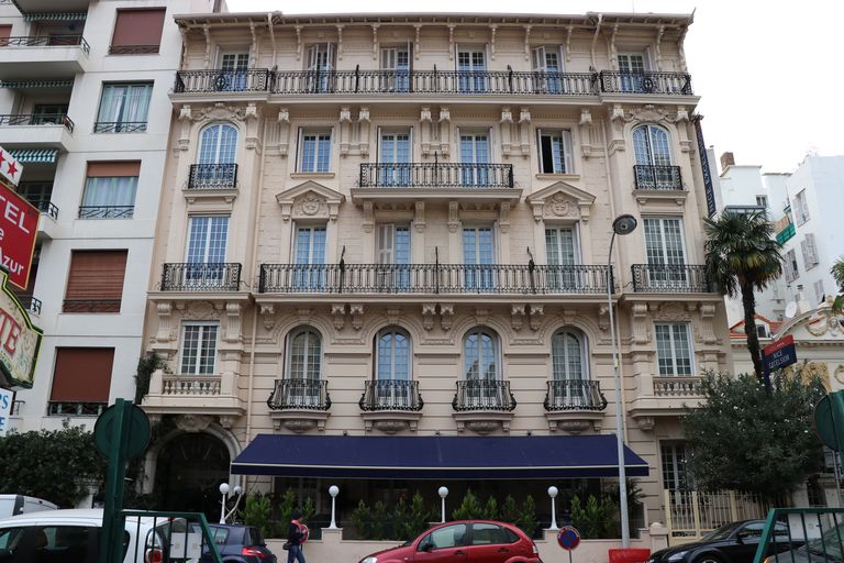 hôtel de voyageurs dit Saint-Ermins, puis Excelsior, actuellement Nice Excelsior