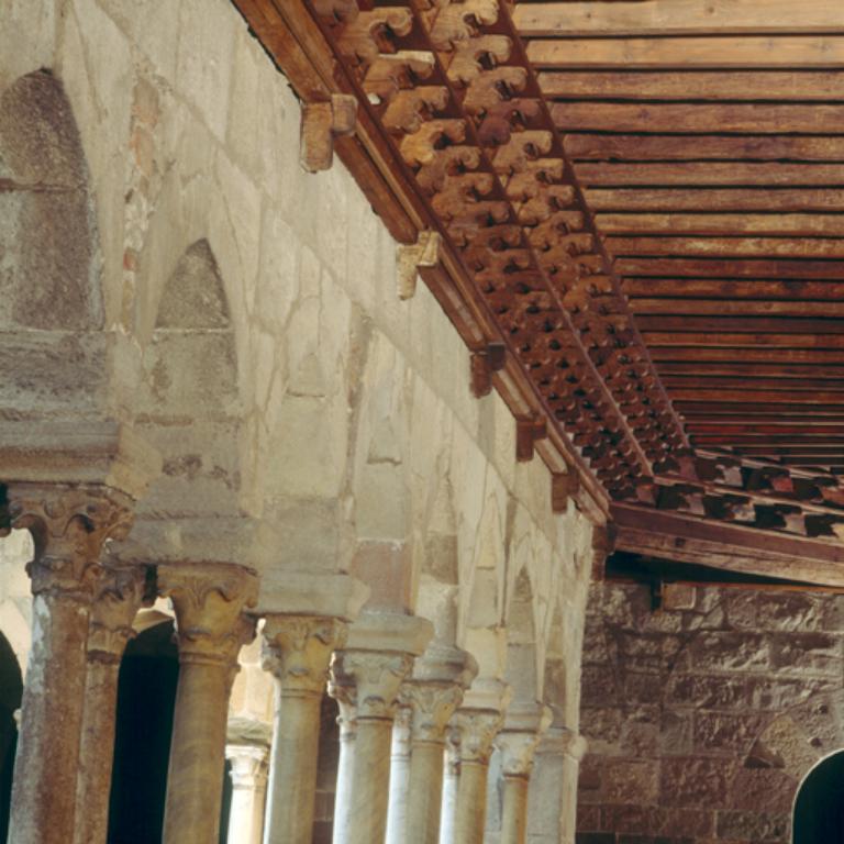 Ensemble canonial de Fréjus (83) : plafond du cloître, galerie nord.