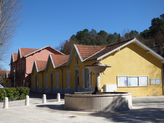 maisons, dites villas Long, puis mairie, bureau de poste et groupe scolaire