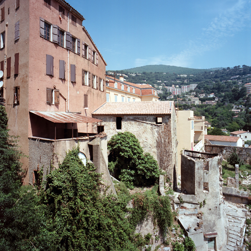 moulin à farine, à huile, à ressence et filature, actuellement immeuble à logements