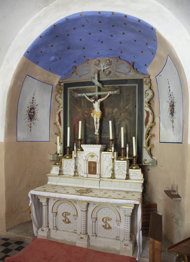 Ensemble du maître-autel : autel, quatre gradins d'autel, tabernacle
