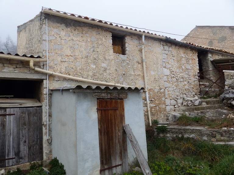 Bâtiment 4. Vue d'ensemble prise du sud-ouest.