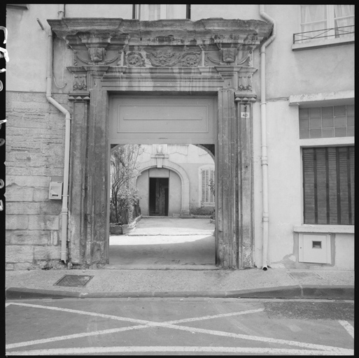 hôtel actuellement immeuble à logements