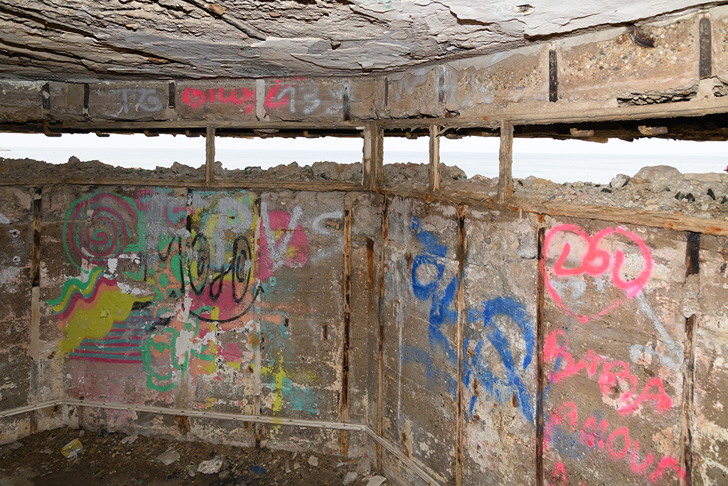 Poste de direction de tir  R 636, intérieur, poste d'observation du niveau 1 en tête, fenêtre panoramique
