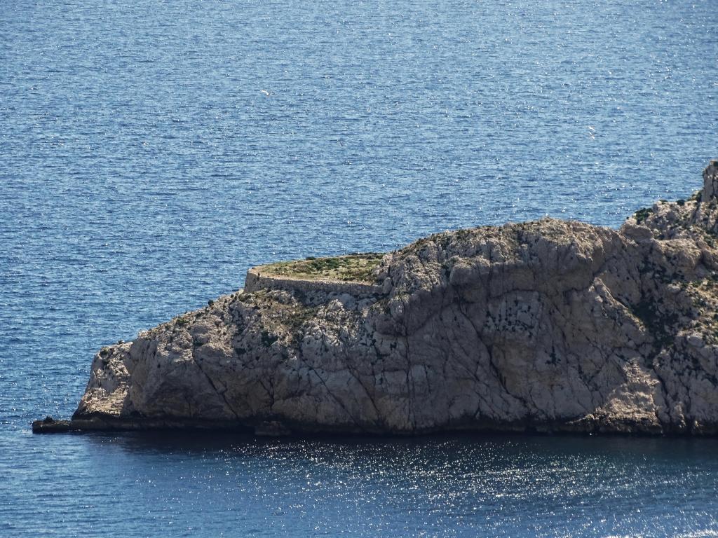 Restes de la batterie de la pointe de Pomègues, vus du nord 