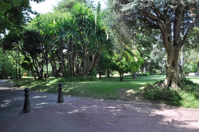 jardin d'agrément de l'Hôtel de voyageurs dit hôtel Winter Palace, actuellement immeuble en copropriété