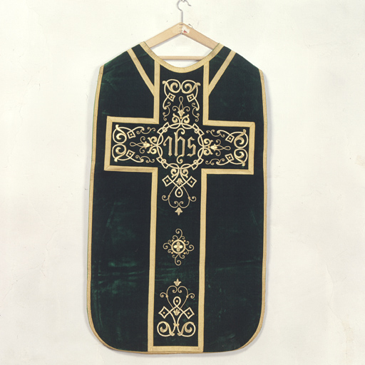 ensemble de vêtements liturgiques (N° 7) : chasuble, voile de calice, étole (ornement vert)