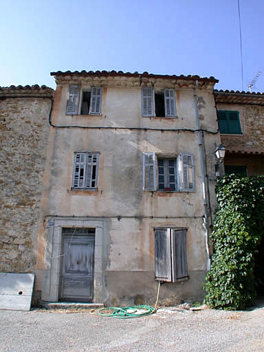 Maison sans partie agricole, commerciale ou artisanale aux Girauds (Peyroules).