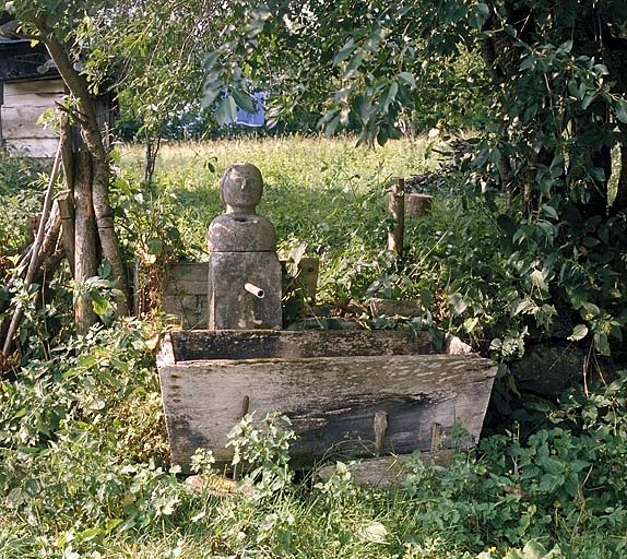 borne fontaine (fontaine en borne)