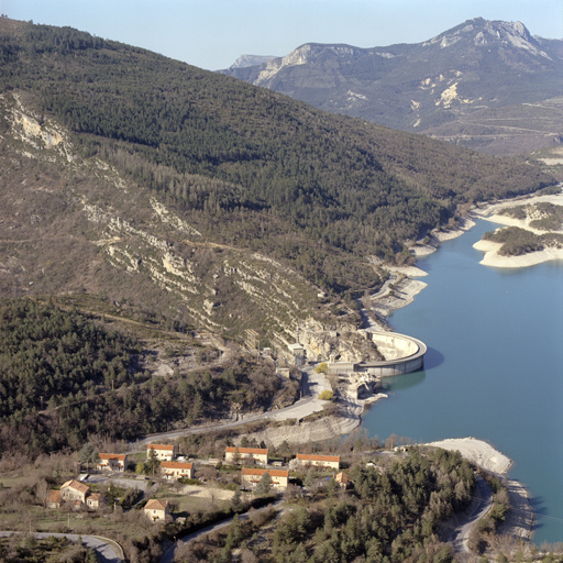 centrale hydroélectrique du barrage de Castillon
