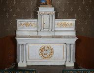 Ensemble de l'autel secondaire de saint Joseph : degré d'autel, autel, tabernacle, gradins d'autel, statue