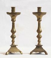 Paire de chandeliers d'autel (N°1)