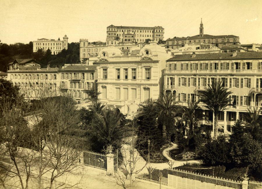 maison de villégiature (villa balnéaire) dite villa Ernestine ou villa Mayrargues, puis hôtel de voyageurs dit Hôtel impérial ou Impérial hôtel