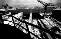Darses et grues des chantiers navals de la Seyne, 1991.