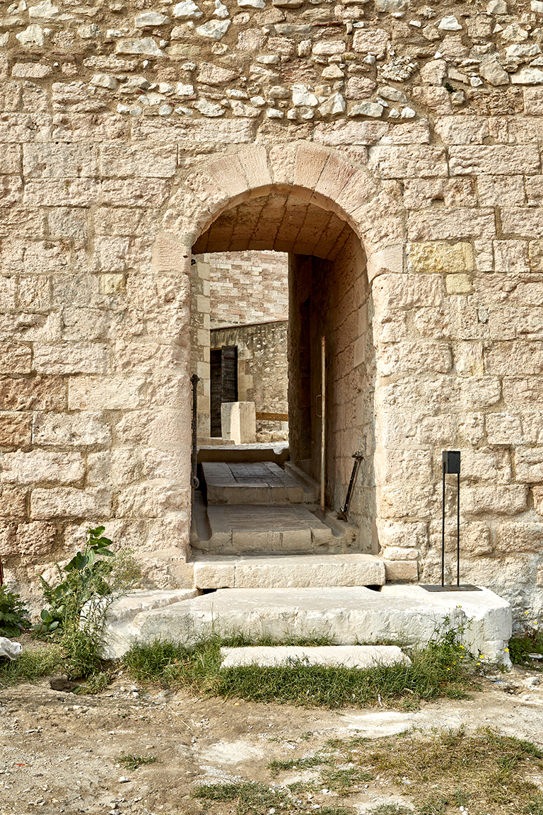 Fort St Nicolas : vue extérieure  de l'ancienne poterne de Villeroy, 