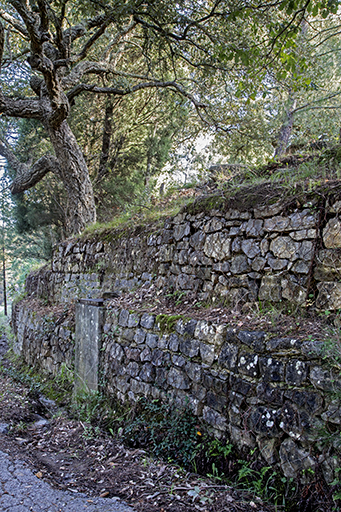 Hameau de forestage de Harkis de Collobrières dit hameau de la Chapelle