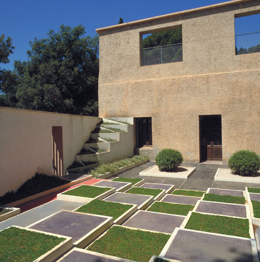 jardin d'agrément cubiste du Clos Saint-Bernard ou Villa Noailles