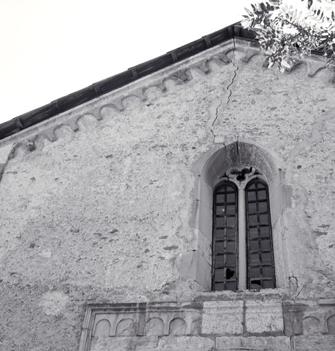 Façade ouest. Deuxième niveau. Fenêtre.