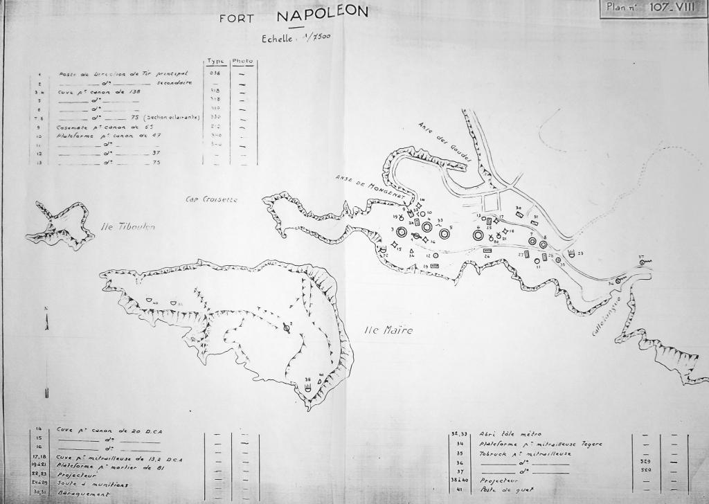 Fort Napoléon. [Plan de situation des ouvrages du Fort Napoléon et de l'île Maïre, état en 1944], 1946.