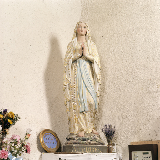 ensemble de 2 statues (petite nature) : Notre-Dame-de-Lourdes, Saint Joseph portant l'Enfant Jésus