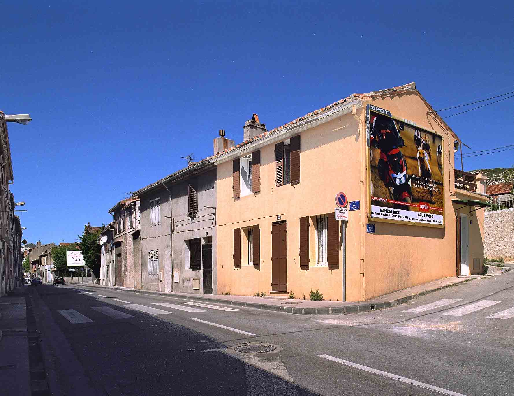 ensemble de deux maisons de tuilier et de pêcheur