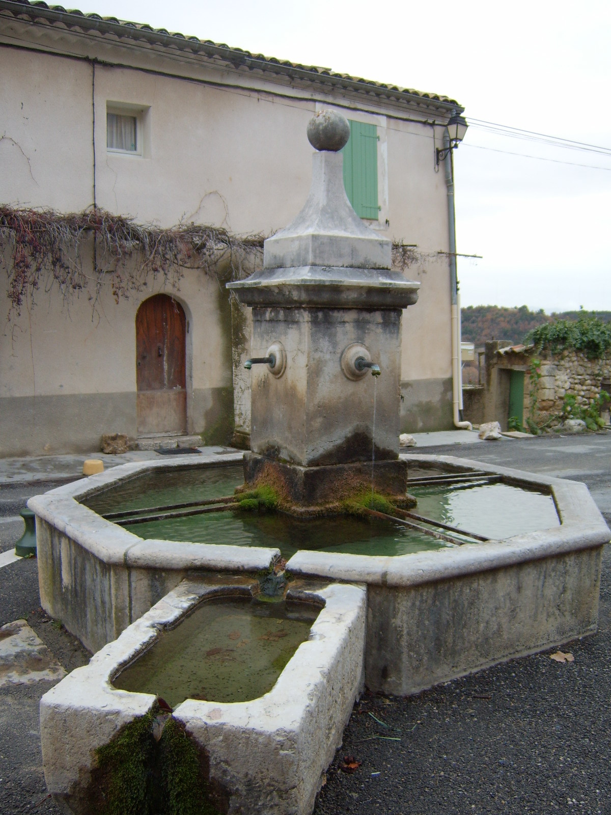 fontaine dite la grande fontaine