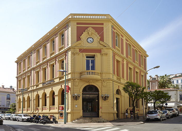 Bureau de poste dit Hôtel des Postes et Télégraphes, actuellement banque (Caisse d'épargne)