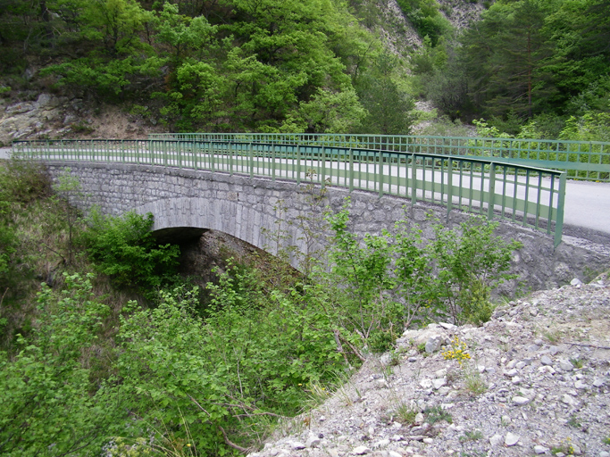 pont routier sur le ravin des Souverées