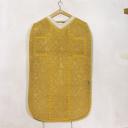 ensemble de vêtements liturgiques (N° 3) : chasuble, voile de calice, étole (ornement doré)