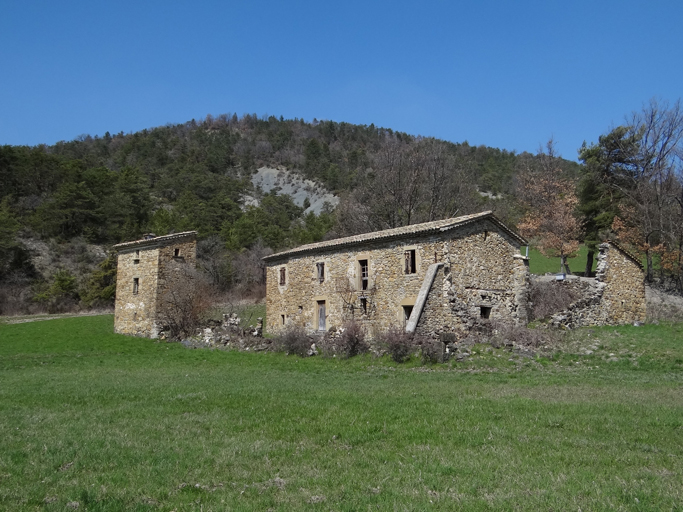 Vue d'ensemble prise du sud-est.