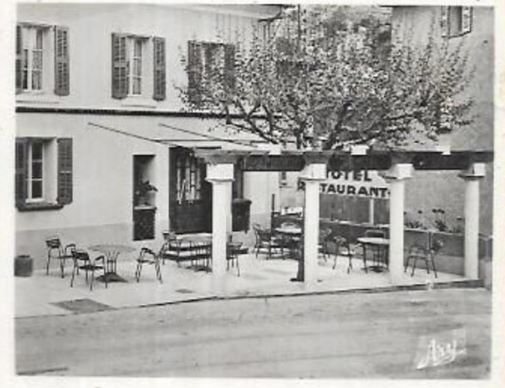Hôtel de voyageurs dit Grand Hôtel Bain