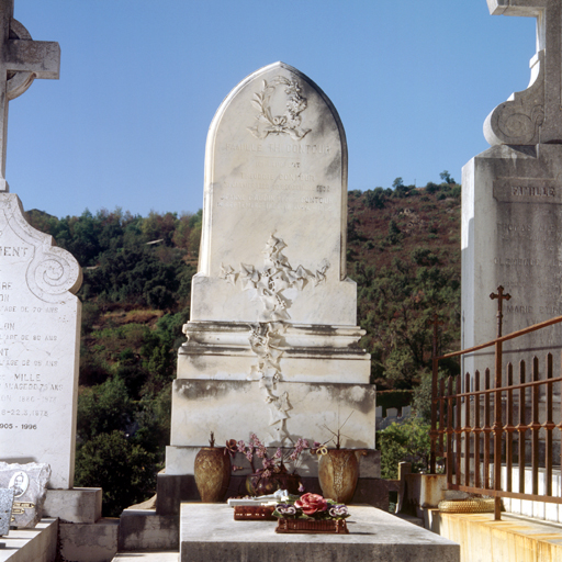tombeau (N° 2) de la famille Contour