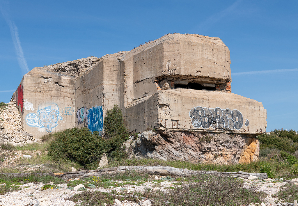 Poste de direction de tir type M 178, front de tête et fenêtre panoramique du niveau 1