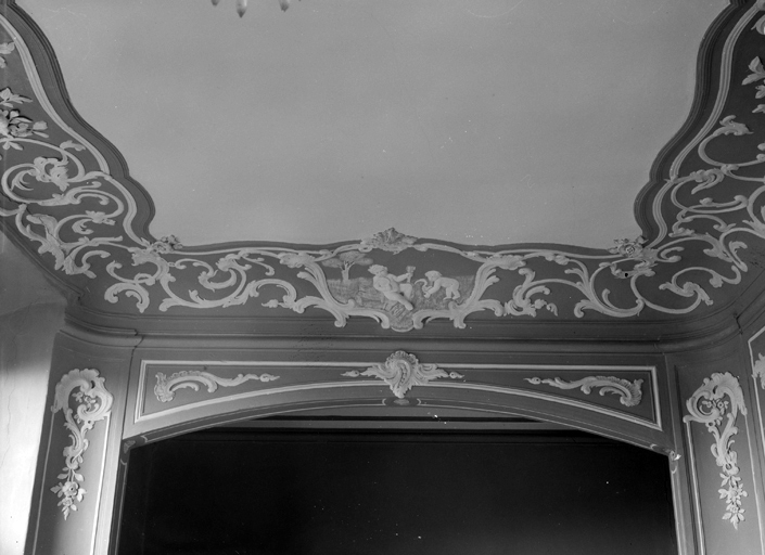 Galerie G, frise autour du plafond, partie au-dessus de l'alcôve est.