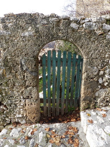 Entrée est du jardin.
