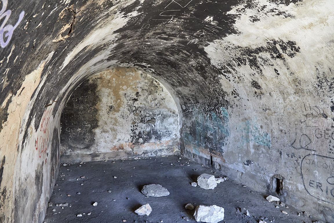 Salle de la traverse abri de gauche.